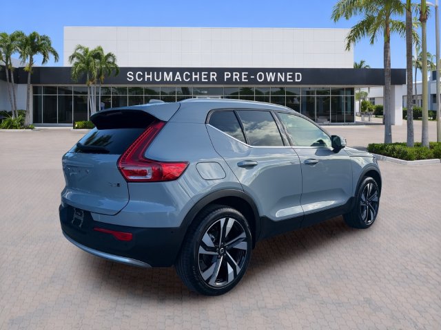 Certified 2025 Volvo XC40 B5 Ultra AWD/4WD image 7