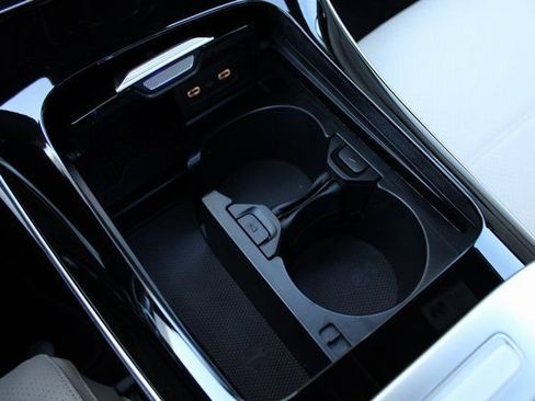 New 2025 Mercedes-Benz C 300 4MATIC Sedan image 29