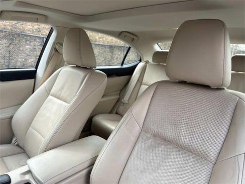 Used 2014 Lexus ES 350 w/ Luxury Package image 32