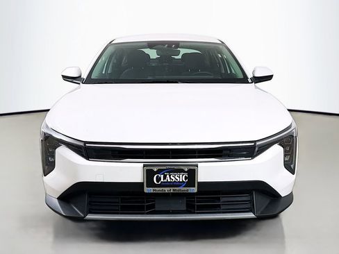 Used 2025 Kia K4 EX image 2