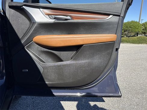 Used 2025 Cadillac XT5 Premium Luxury image 30