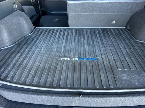 Certified 2022 Toyota Prius Prime Limited FWD image 14