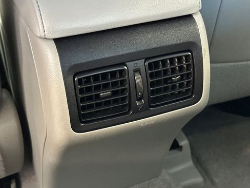 Used 2017 Toyota Camry XLE w/ Moonroof Package FWD image 15