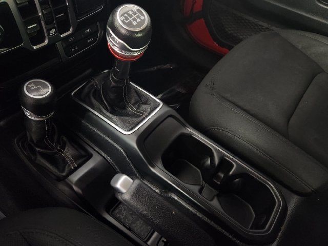 Used 2020 Jeep Wrangler Unlimited Sahara AWD/4WD image 28