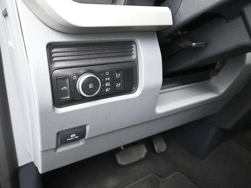 Used 2025 Ford F250 XLT AWD/4WD image 13