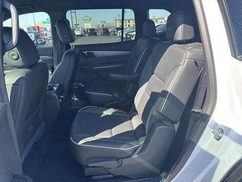 Used 2025 Buick Enclave Sport Touring image 21