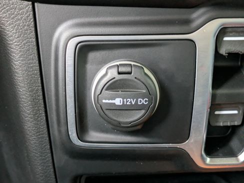 Used 2021 Jeep Wrangler Unlimited Sahara image 23