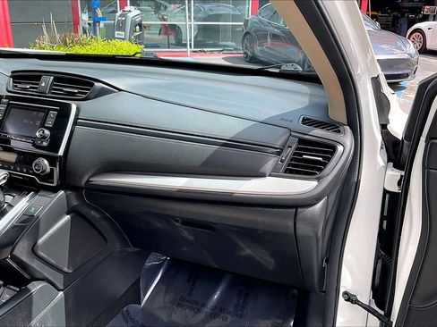 Used 2018 Honda CR-V LX image 13