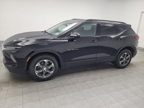 Used 2024 Chevrolet Blazer LT w/ Convenience Package FWD image 2