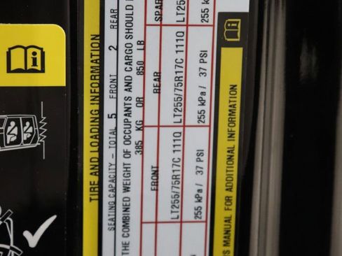 Used 2023 Jeep Wrangler Unlimited w/ Sun & Screen Package image 33