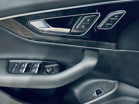 Used 2017 Audi Q7 2.0T Premium AWD/4WD image 38
