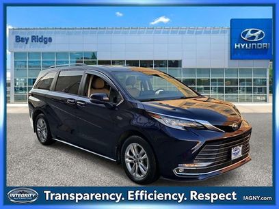 Used 2022 Toyota Sienna Limited