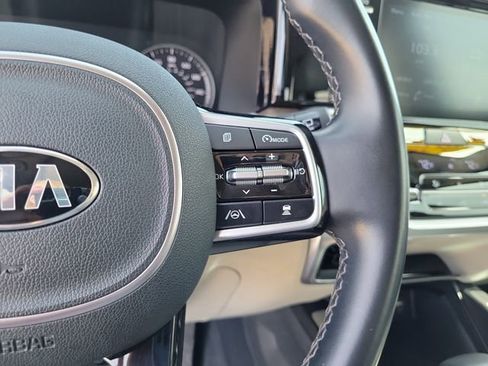 Used 2021 Kia Sorento EX w/ Panoramic Sunroof Package image 27