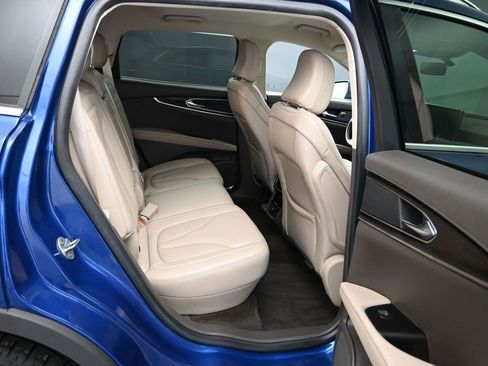 Used 2021 Lincoln Nautilus Standard w/ Equipment Group 101A image 23