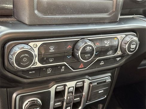 Used 2021 Jeep Gladiator Sport image 38