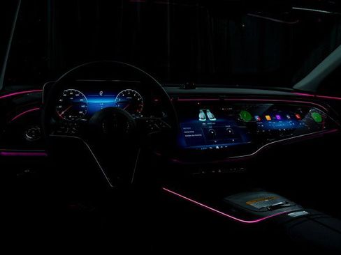 Used 2025 Mercedes-Benz E 350 Sedan image 19