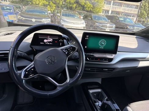 Used 2022 Volkswagen ID.4 Pro image 6
