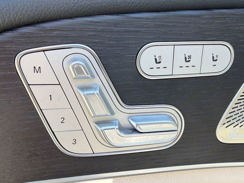 Used 2024 Mercedes-Benz GLS 450 4MATIC image 21