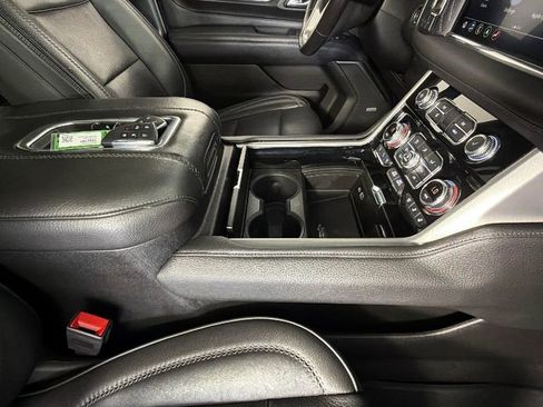 Used 2021 GMC Yukon Denali w/ Denali Premium Package AWD/4WD image 40