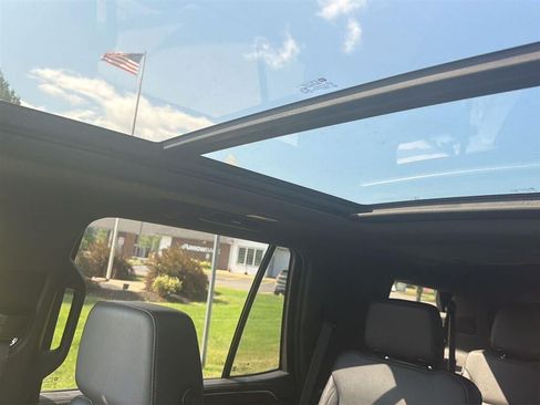Used 2023 Chevrolet Tahoe LT AWD/4WD image 21