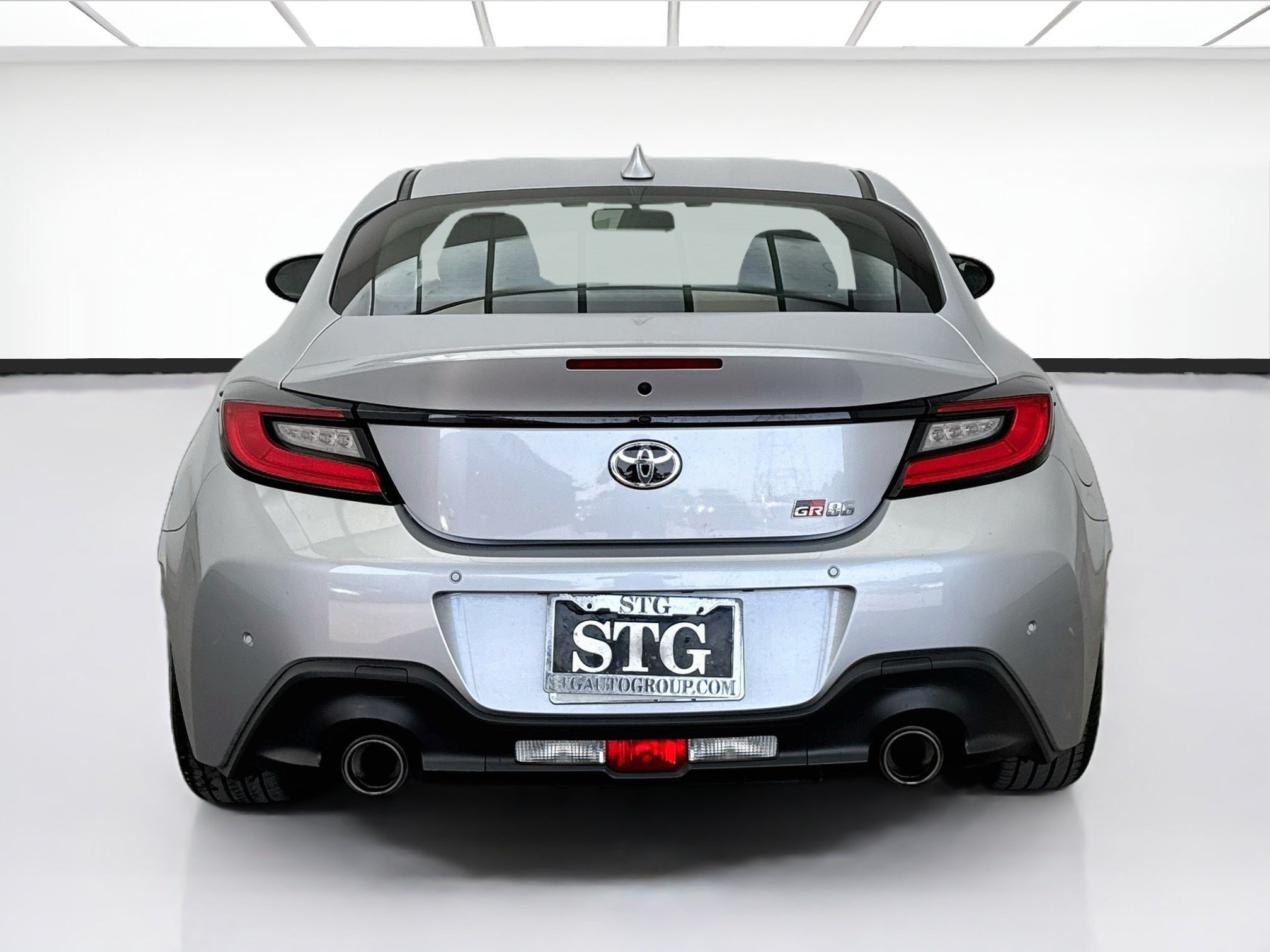 Used 2025 Toyota GR86 RWD image 5