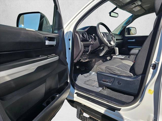 Used 2015 Toyota Tundra SR5 w/ SR5 Upgrade Package AWD/4WD image 20
