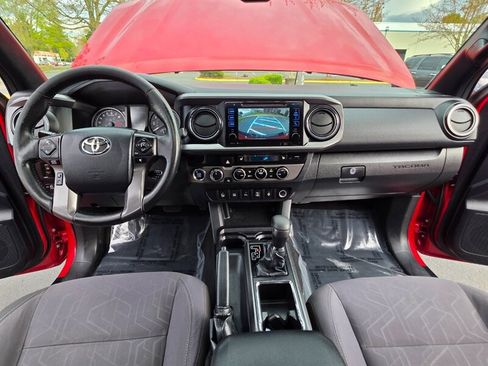 Used 2016 Toyota Tacoma TRD Off-Road w/ Premium & Technology Package image 17