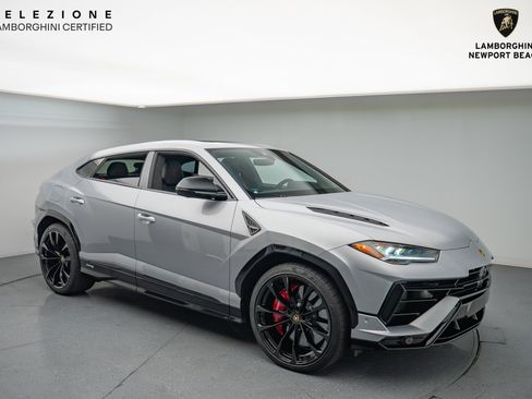 Used 2024 Lamborghini Urus S image 1