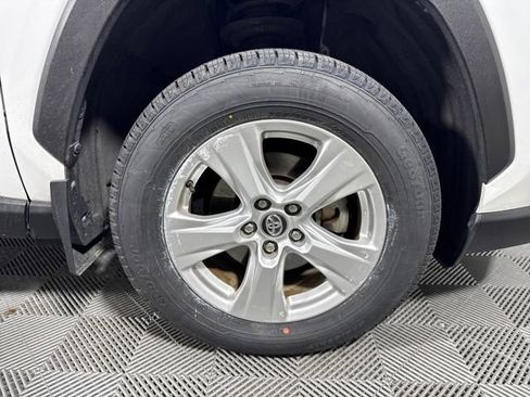 Used 2021 Toyota RAV4 XLE image 9