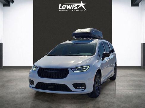 New 2026 Chrysler Pacifica Select AWD/4WD image 1