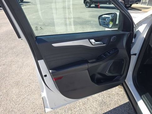 Used 2023 Ford Escape Platinum w/ Class II Trailer Tow Package image 11