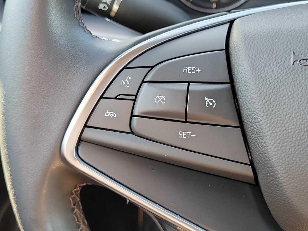 Used 2024 Cadillac XT5 Luxury FWD image 9