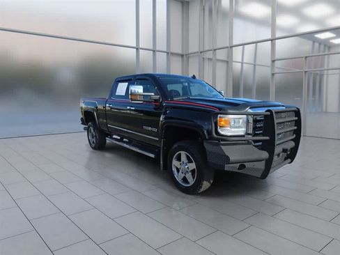 Used 2016 GMC Sierra 2500 SLT w/ All-Terrain HD Package AWD/4WD image 3