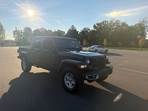 Used 2022 Jeep Gladiator Sport AWD/4WD image 7