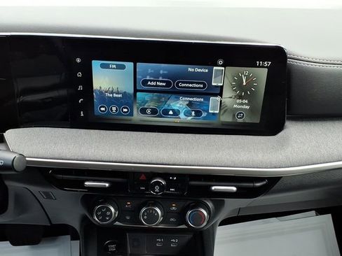 Used 2025 Nissan Kicks SV FWD image 21