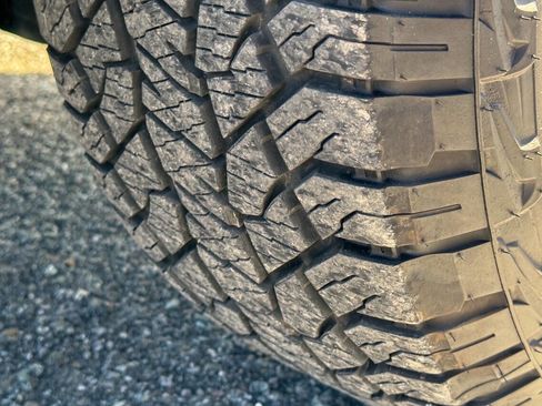 Used 2019 Ford Ranger XLT w/ Equipment Group 302A Luxury AWD/4WD image 11