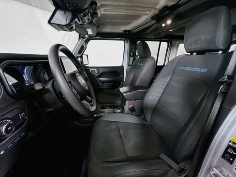 Used 2024 Jeep Wrangler Unlimited Rubicon 4xe AWD/4WD image 13