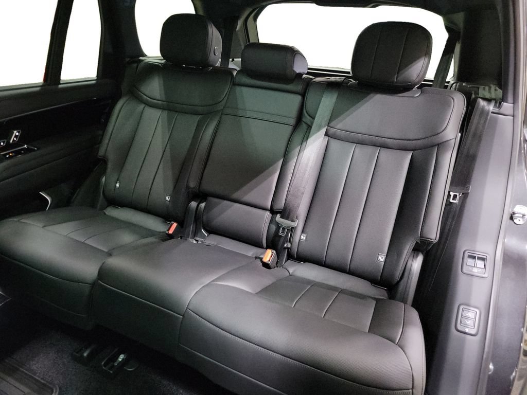 New 2026 Land Rover Range Rover Long Wheelbase SE AWD/4WD image 21
