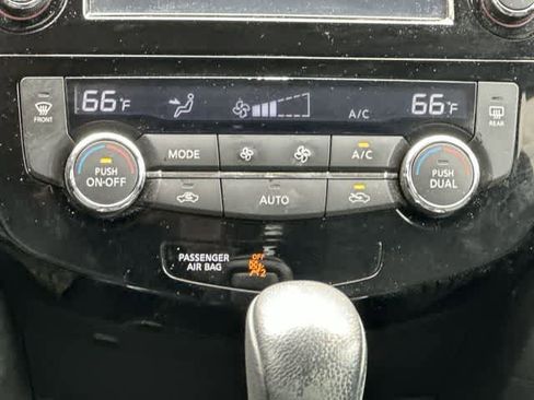 Used 2014 Nissan Rogue SL w/ SL Premium Package image 16