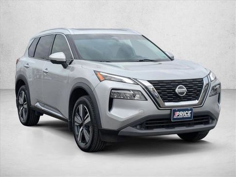 Used 2021 Nissan Rogue SL image 3