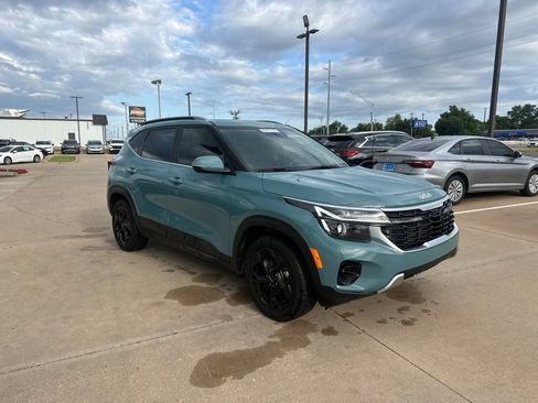 Used 2026 Kia Seltos EX w/ EX Sunroof Package FWD image 3