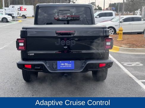 Used 2022 Jeep Gladiator Overland image 6