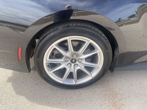 Used 2025 Ford Mustang GT Premium RWD image 32