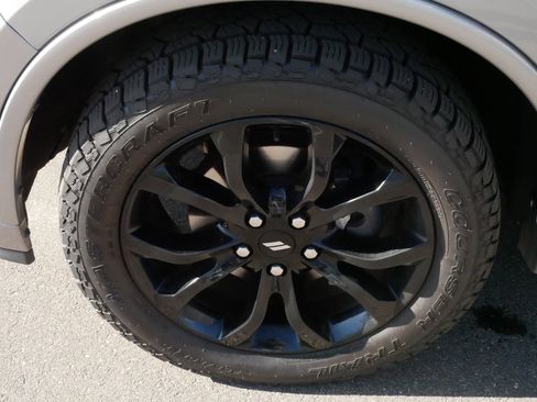 Used 2019 Dodge Durango SXT image 13