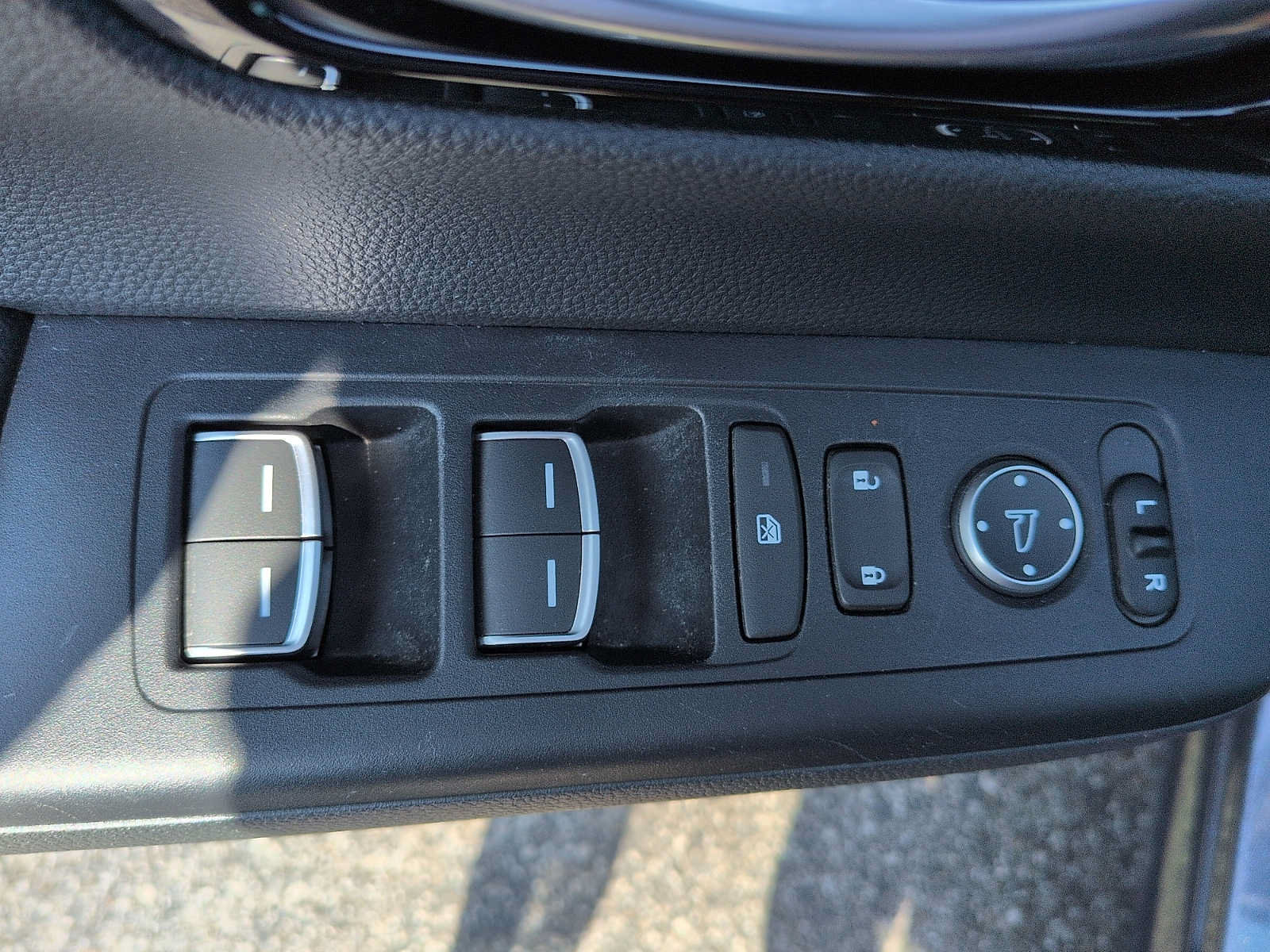 Used 2024 Honda CR-V EX-L image 15