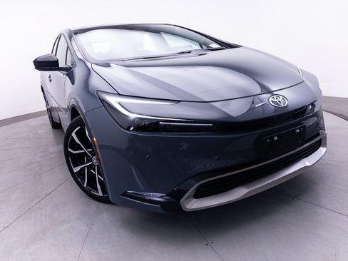 Used 2023 Toyota Prius Prime Premium w/ Advanced Technology Package FWD image 10