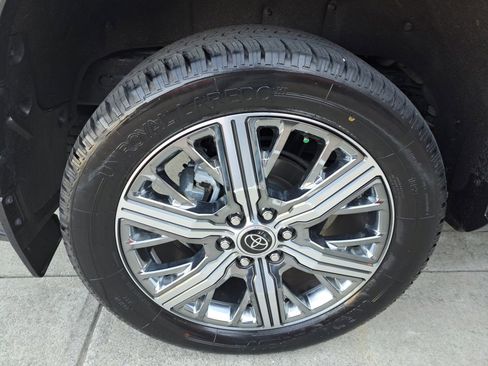 Used 2024 Toyota Sequoia Capstone AWD/4WD image 22
