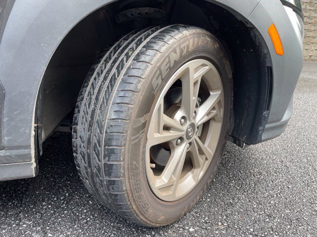 Used 2022 Hyundai Kona SEL FWD image 2