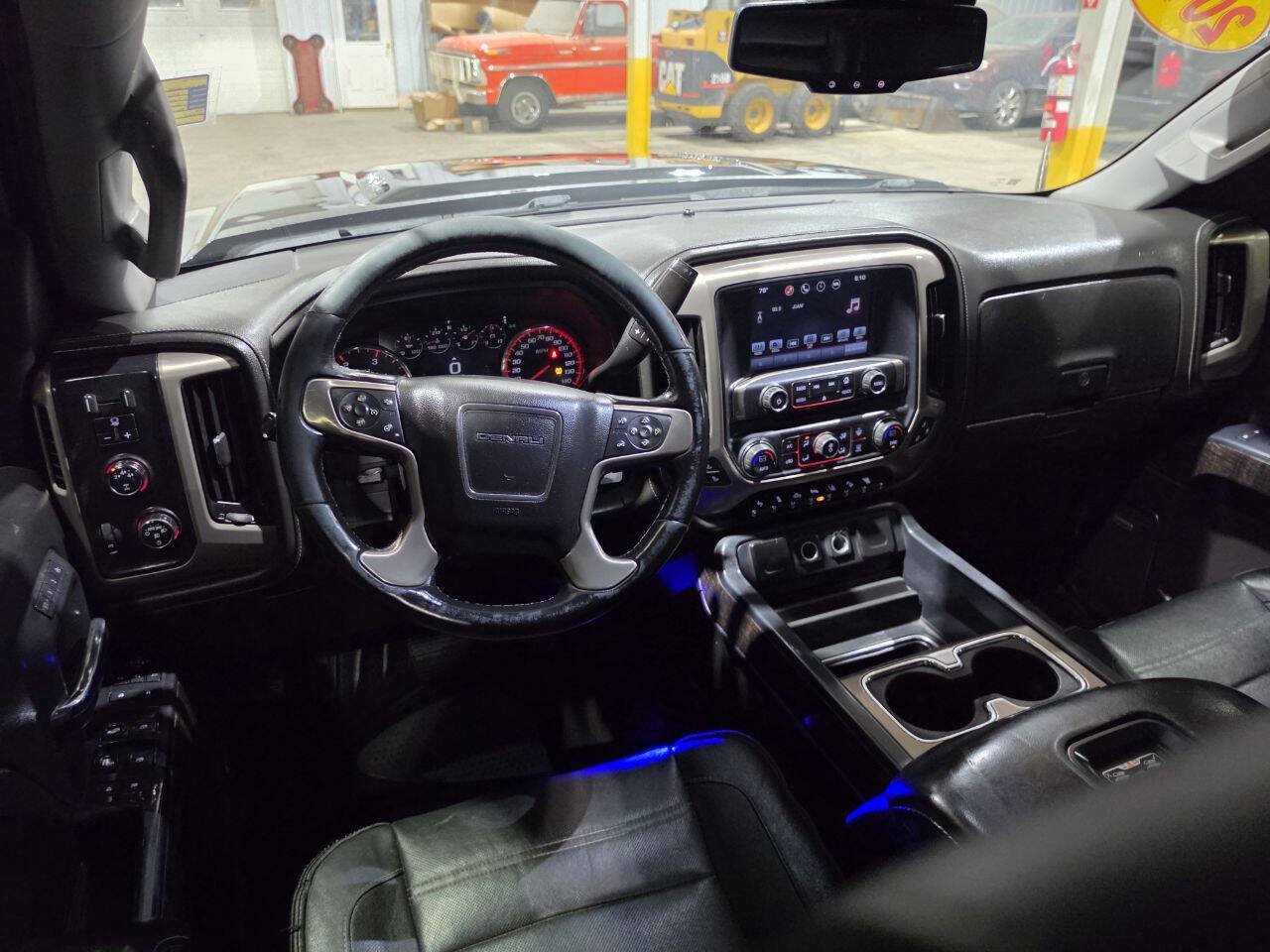 Used 2016 GMC Sierra 2500 Denali w/ Duramax Plus Package AWD/4WD image 32