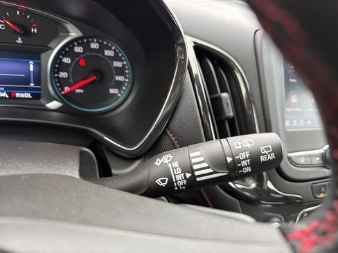 Used 2023 Chevrolet Equinox RS image 34